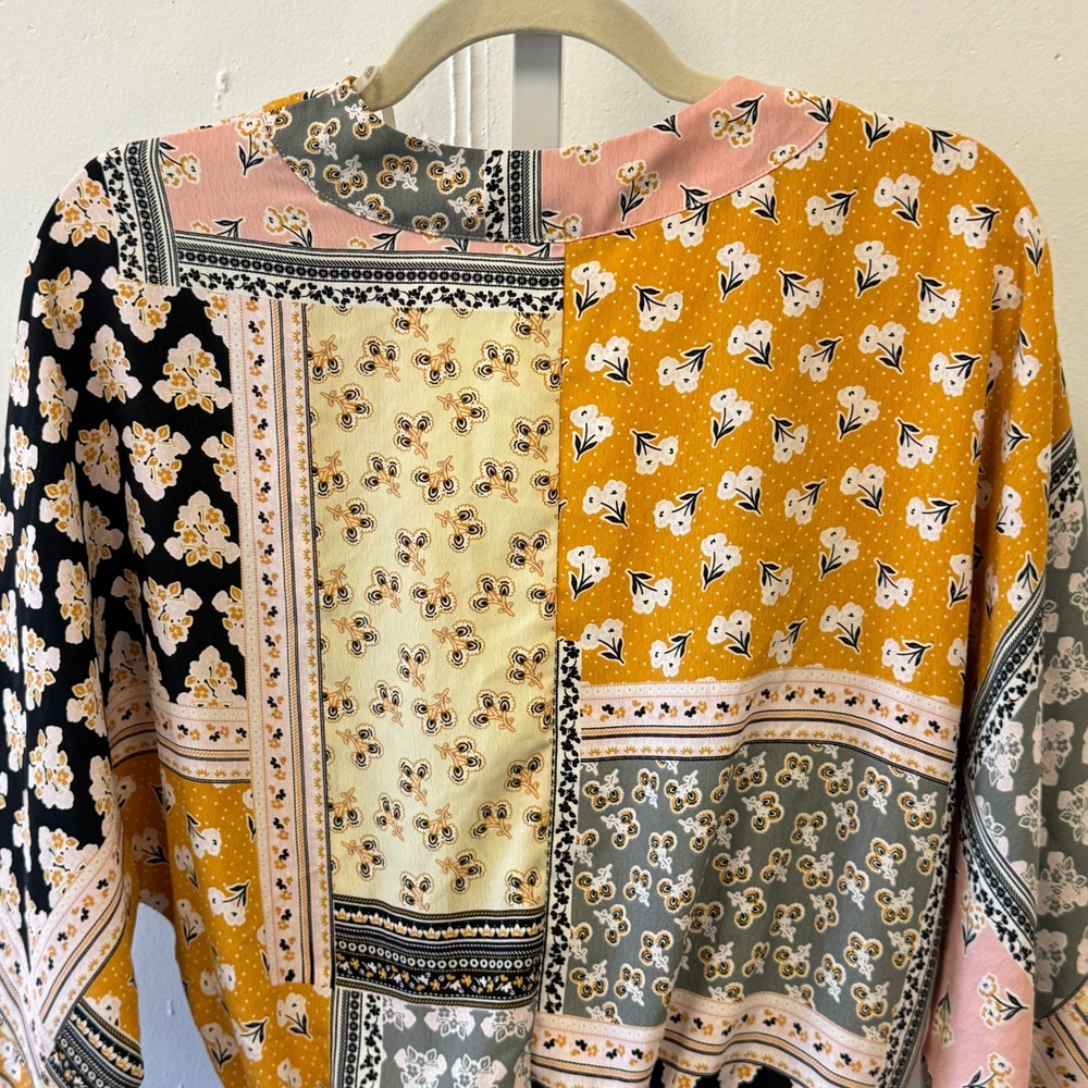 Forever 21 Floral Patchwork Boho Surplice Wrap Top Blouse Small Kimono Sleeve - Picture 6 of 15